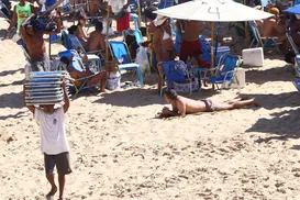 Nova lei pode mudar trabalho de barraqueiros e ambulantes nas praias de Salvador - Imagem