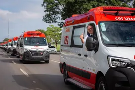 Padilha visita fábrica que customiza veículos para o SAMU em Lauro - Imagem