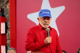 PT leva bloco de carnaval às ruas de olho na reeleição de Lula - Imagem