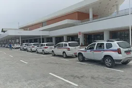 Taxistas têm vagas duplicadas no desembarque da nova Rodoviária de Salvador - Imagem