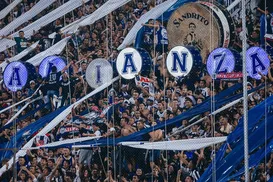 Torcida invade CT e agride atletas após escândalo de violência sexual - Imagem