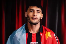 Vitória anuncia meia argentino que atuou na última Copa Libertadores - Imagem