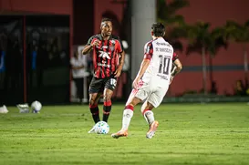 Vitória joga bem, mas perde para o Flamengo no Barradão - Imagem