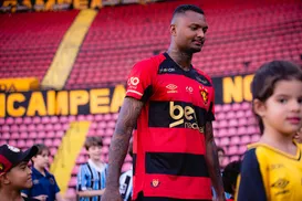 Ainda não anunciado, defensor já é oficialmente jogador do Vitória - Imagem