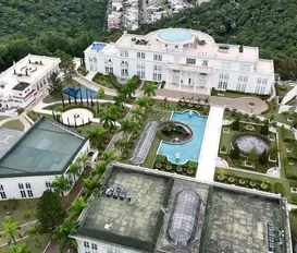 Conheça a apresentadora famosa dona da maior mansão do Brasil de R$1 bilhão - Imagem