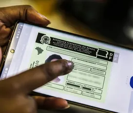 Em dois meses, mais de 10 mil pessoas já tiraram a CNH do Brasil - Imagem