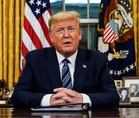 Trump confirma diálogo com Irã, mas mantém frota naval de prontidão - Imagem