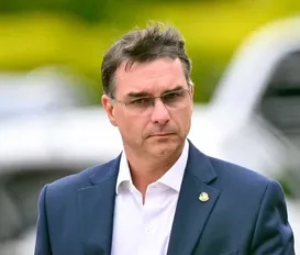 Antes de rodar o Brasil, Flávio deve iniciar pré-campanha em Israel - Imagem