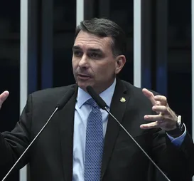 Flávio Bolsonaro sonha com anistia, mas enfrenta impasse no Congresso - Imagem