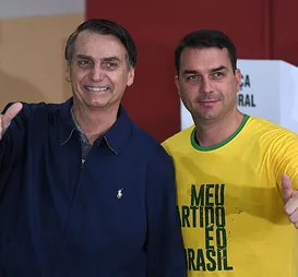 Flávio Bolsonaro cita Deus ao reagir a missão política para "salvar nação" - Imagem