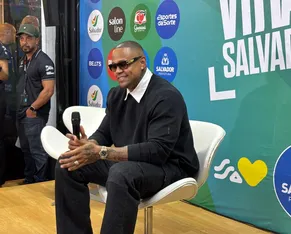 Leo Santana defende pagodão como MPB: "Eu sou um som de rua" - Imagem