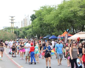 Carnaval inclusivo reúne crianças neurodivergentes em Salvador - Imagem