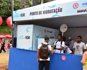 Foliões terão água gratuita no Carnaval de Salvador; saiba onde ficam os pontos de hidratação - Imagem