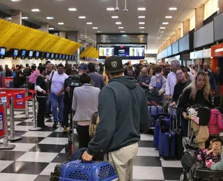 Aeroporto cancela voos após fortes chuvas