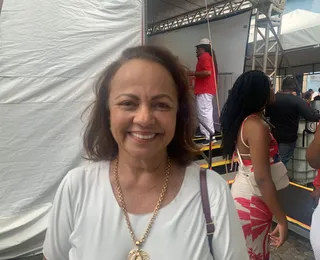 Aladilce faz pedido a Santa Bárbara em favor das mulheres de Salvador