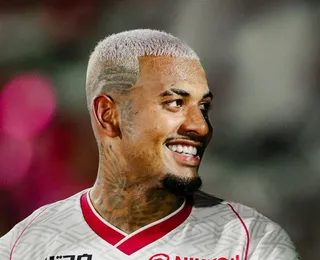 Companheiro de Ratão no Japão, ex-joia do Bahia vive ano mais goleador