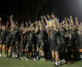 Campeão da Série B com o Vitória é anunciado por gigante nordestino