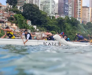 Canoa havaiana em Salvador: passeio de 4km está mudando a forma de ver a cidade