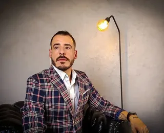 "Calvo do Campari", influenciador RedPill, é preso por agredir a namorada