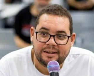 Diácono baiano leva literatura regional a Paris
