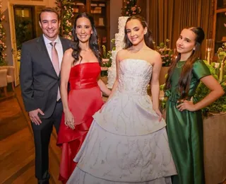 Elegância marca o debut de Giovanna Andrade Dracoulakis