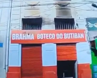 Estabelecimento localizado em casarão pega fogo no Centro de Salvador