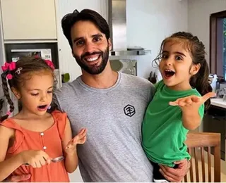Filhas de Ivete curtem dia na Fenagro ao lado do pai, Daniel Cady