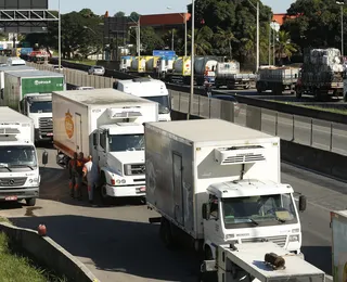 Caminhoneiros ameaçam greve por conta de preços dos combustíveis
