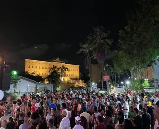 Praça famosa do Pelourinho agora leva nome de criador do samba-reggae