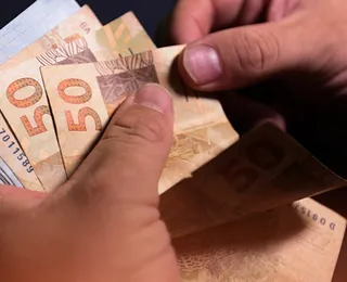 Prazo para pagamento do 13º termina nesta sexta, saiba quanto vai receber
