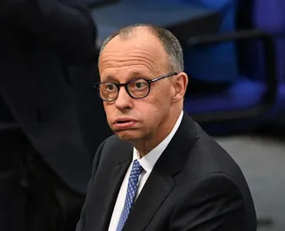 Chanceler alemão critica pão em Angola após críticas a Belém