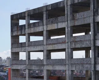 'Projeto casca': impasse ameaça conclusão de prédio parado há 9 anos