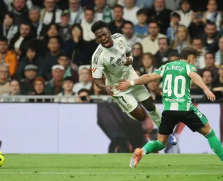 TV flagra Vini Jr. criticando companheiro do Real Madrid