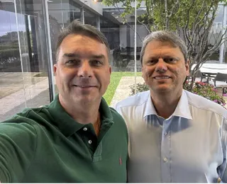 Tarcísio já foi avisado da escolha de Bolsonaro por Flávio ao Planalto