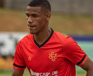 Vitória negocia volante com clube estrangeiro por valor milionário