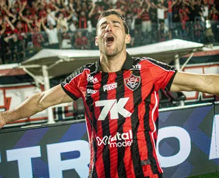 Vitoria oficializa saída de Raúl Cáceres: "Um dos nossos"