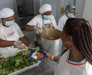 Alimentação escolar da Bahia viraliza na web: "um banquete"