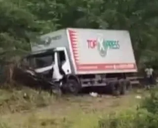Bahia: jovem morre atropelada ao tentar saquear carga na BR-116
