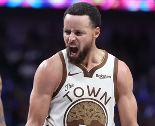 Curry faz história e entra no top 20 maiores cestinhas da NBA