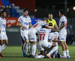 Dell marca primeiro gol no profissional e Bahia bate Bahia de Feira