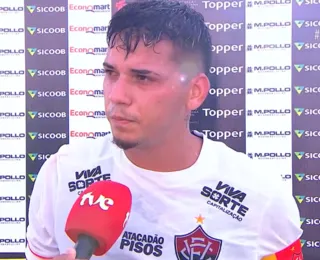 Dudu critica expulsão de companheiro no Vitória: "Tem que ser esperto"