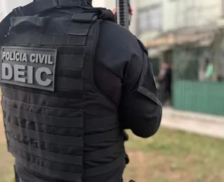 Esquema com participação de servidores leva quatro à prisão em Salvador