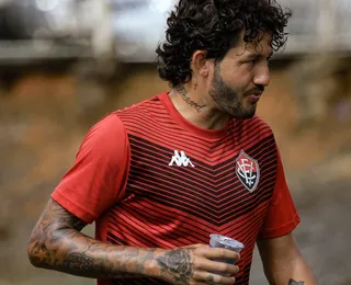 Ex-Vitória punido por esquema de apostas fecha com time da Série D