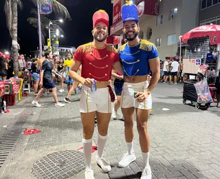 Fantasias viram espetáculo à parte no primeiro dia de folia na Barra