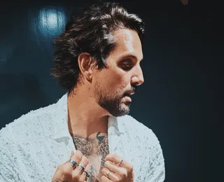 Felipe Pezzoni, vocalista da Banda Eva, revela look para o Carnaval