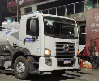 Foliã morre atropelada por caminhão de limpeza no Carnaval de Salvador