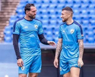 Goleador da Fonte Nova estreia com pênalti perdido: "Peço desculpas"