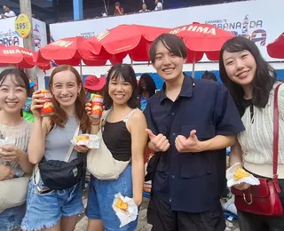 Japoneses de clube de música brasileira vivem o primeiro Carnaval