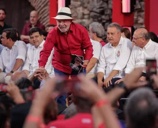 Lula usa aniversário do PT na Bahia para comparar legados na Saúde e Educação