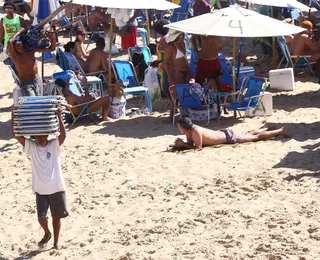 Nova lei pode mudar trabalho de barraqueiros e ambulantes nas praias de Salvador